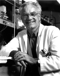 Prof. Dr. Peter Duesberg ist  Professor für Molekular- und Zellbiologie am Department of Molecular & Cell Biology der University of California, Berkeley, USA