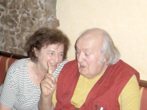 v.l. Das Frankfurter Consilium - Dr. Ingrid Arnold und Dr. Gerhard Ohlenschläger mit seinem legendären Fingerzeig - 